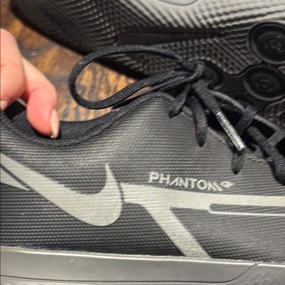 Nike Phantom Jr GT club INDOOR SOCCER SNEAKERS. Youth size 6 - Picture 13 of 16